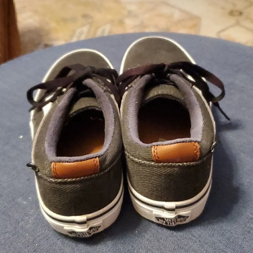VANS GREY DENIM LOW TOP SKATEBOARDING‎ SHOES & TEE Y SZ 5, women's 6.5
